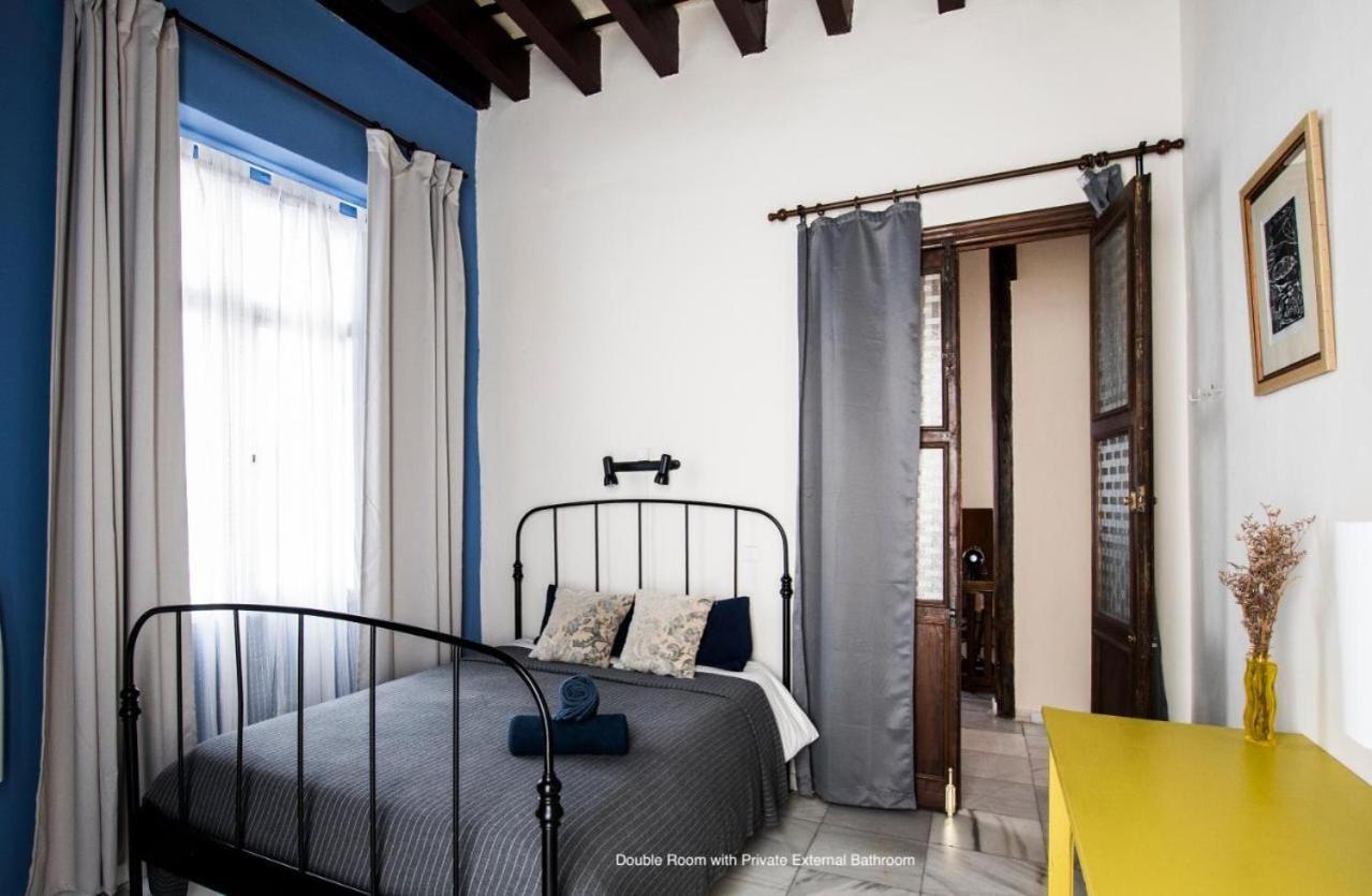 Casa Caracol Hostel Cadiz Bagian luar foto